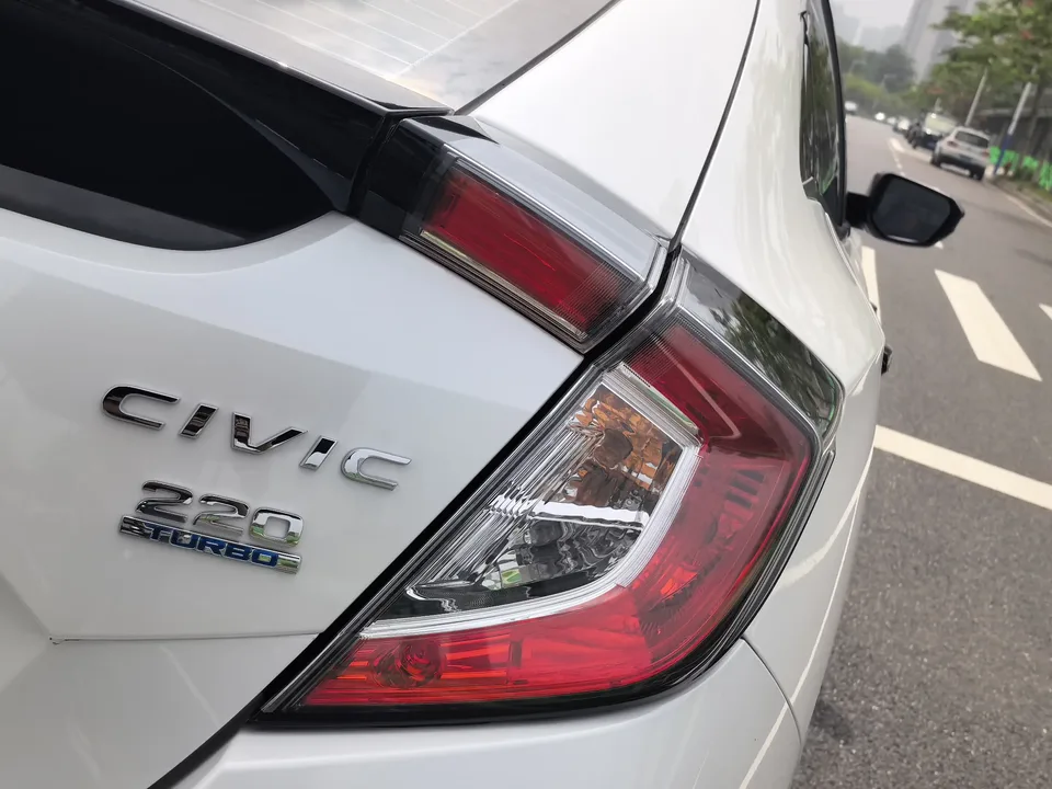 Honda CIVIC Civic 2020 HATCHBACK 220TURBO CVT Cool Control 2022 — миниатюра 3