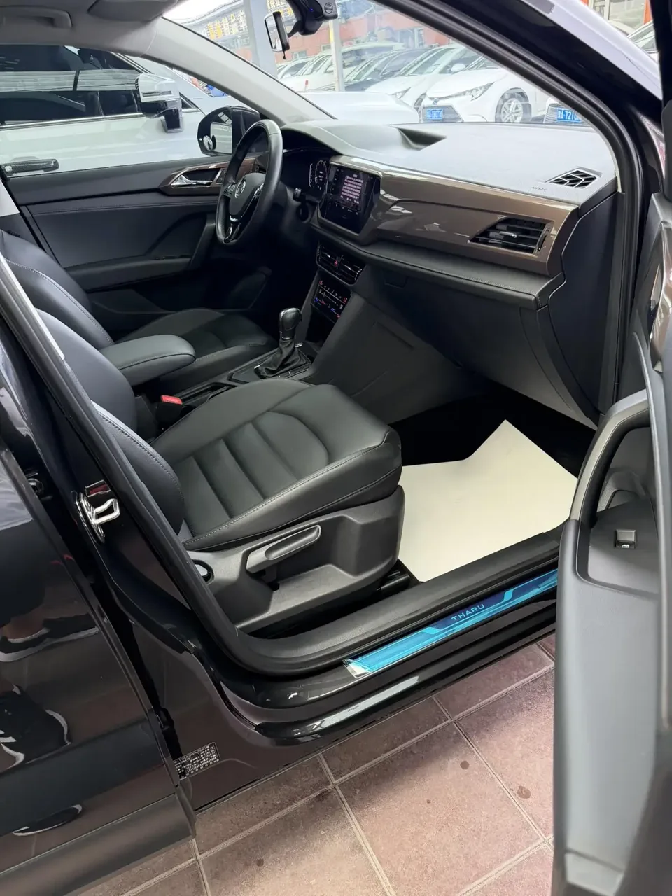Volkswagen Tharu tuyue 2022 280TSI 2WD Deluxe Edition 2022 — thumbnail 3