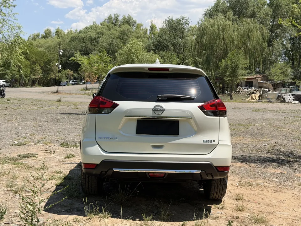 Nissan X-Trail Qijun 2025 Honor 2.0L 2WD Leading Edition 2026 — thumbnail 5