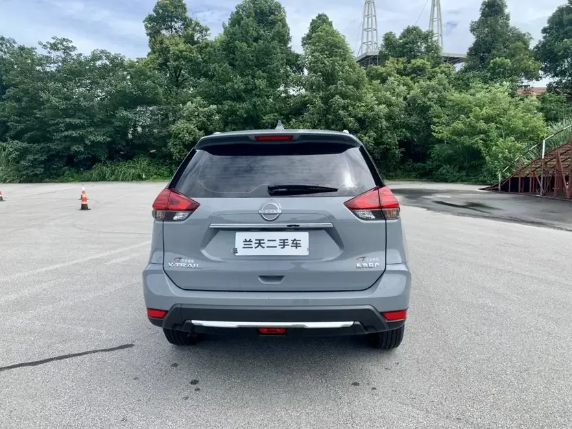 Nissan X-Trail Qijun 2025 Honor 2.0L 2WD Leading Edition 2025 — thumbnail 2