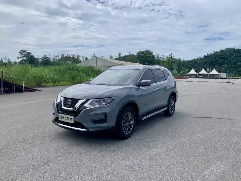 Nissan X-Trail Qijun 2025 Honor 2.0L 2WD Leading Edition 2025 — photo 1, buy with delivery to Moscow