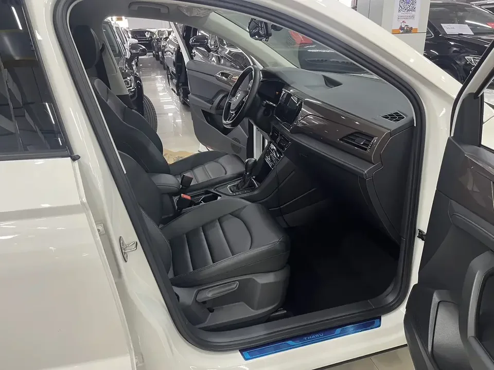 Volkswagen Tharu tuyue 2022 280TSI 2WD Comfort Edition 2023 — thumbnail 4