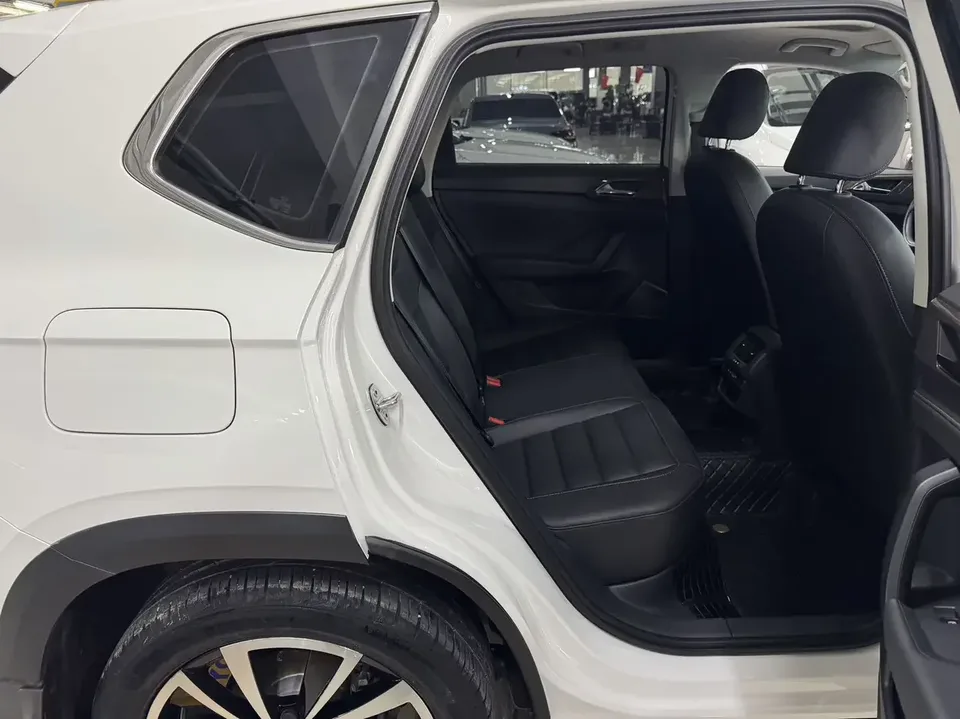 Volkswagen Tharu tuyue 2022 280TSI 2WD Deluxe Edition 2022 — thumbnail 4