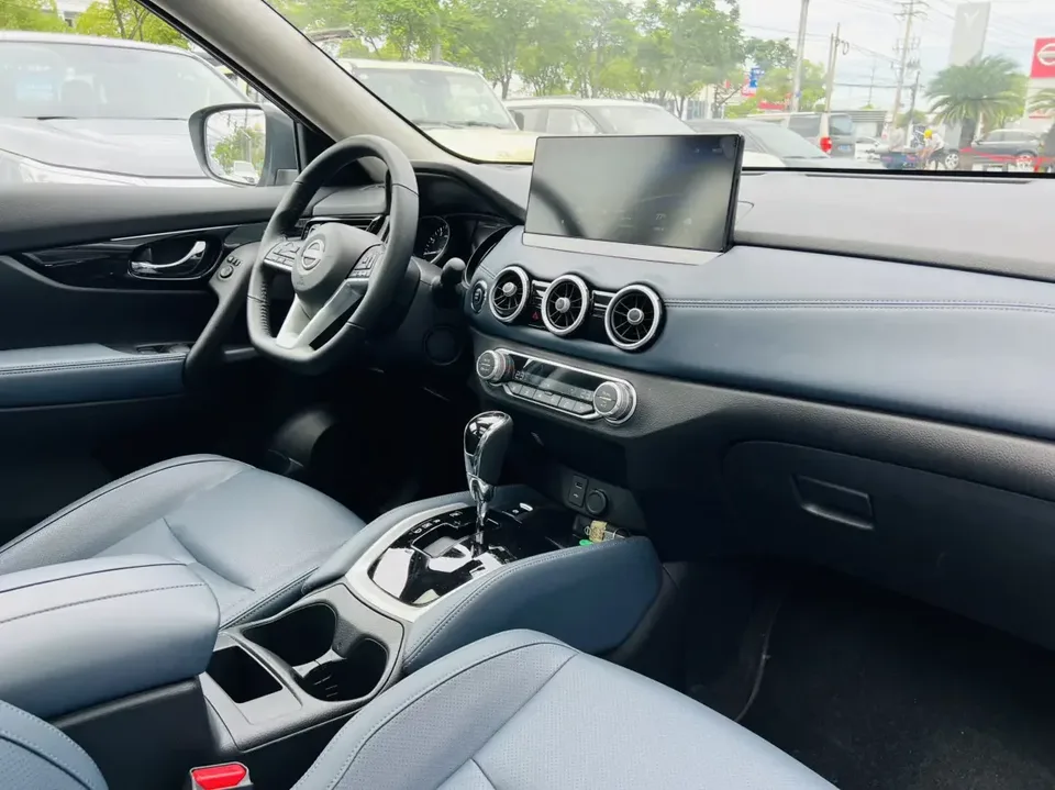 Nissan X-Trail Qijun 2025 Honor 2.0L 2WD Leading Edition 2025 — миниатюра 5