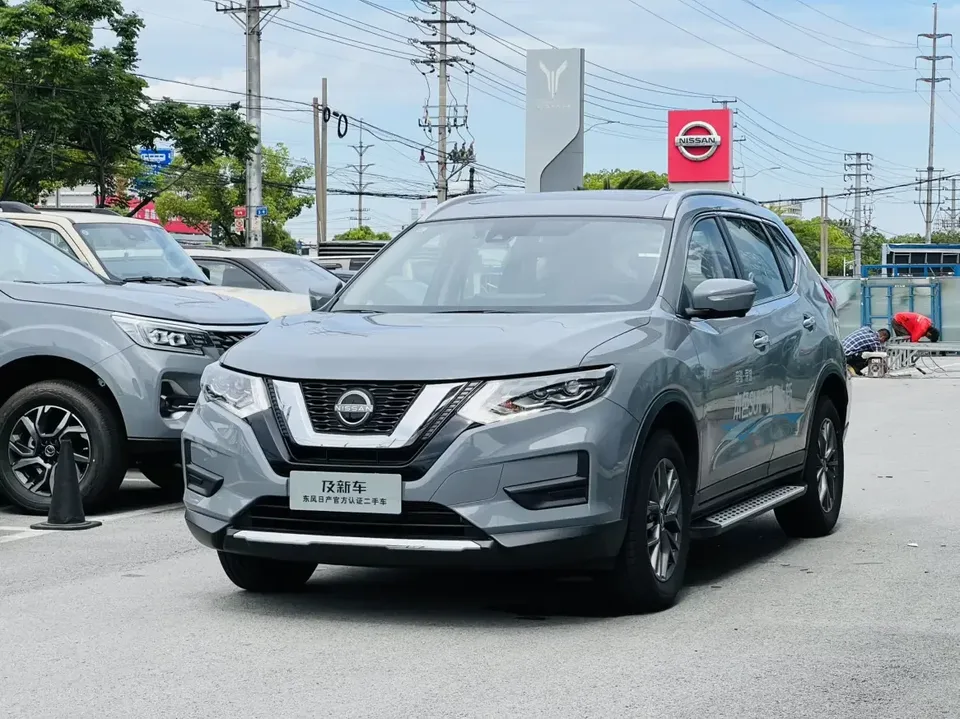 Nissan X-Trail Qijun 2025 Honor 2.0L 2WD Leading Edition 2025 — photo 1, buy with delivery to Moscow