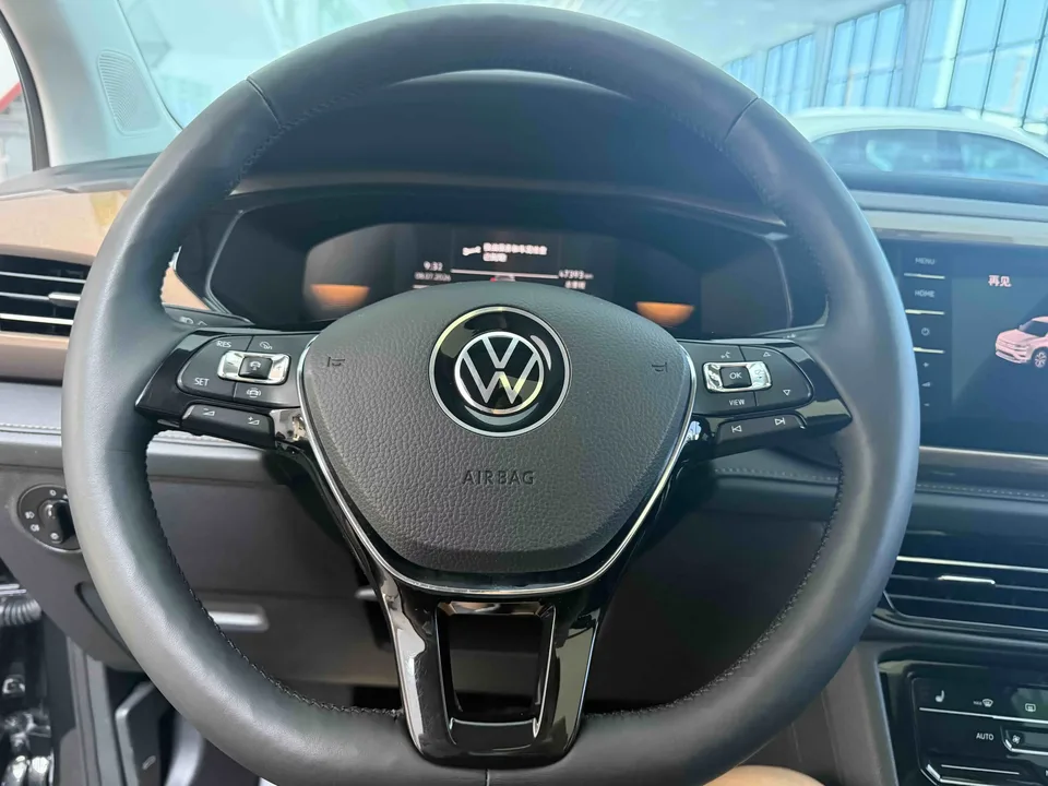 Volkswagen Tharu tuyue 2022 280TSI 2WD Deluxe Edition 2022 — thumbnail 4