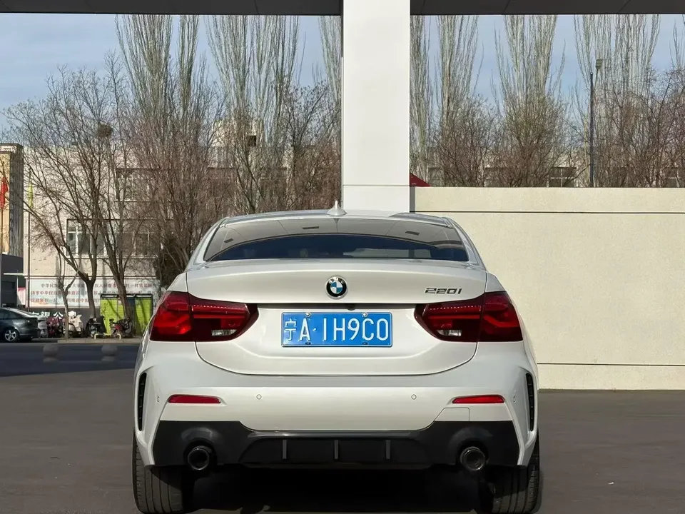 BMW 1 Series BMW 1 Series 2023 120i M Sport Night Edition 2023 — thumbnail 2