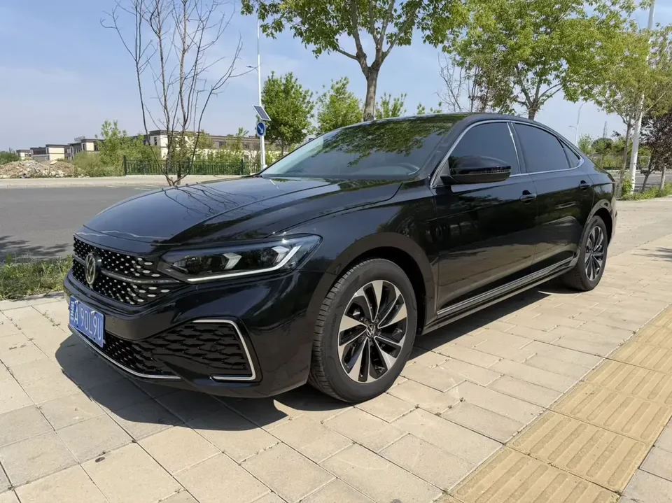Volkswagen Passat Passat 2023 Modified 280TSI Starry Sky Elite Edition 2023 — photo 1, buy with delivery to Moscow