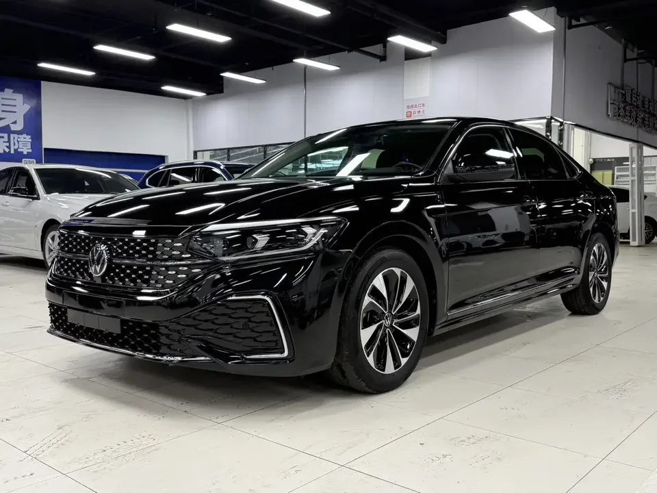 Volkswagen Passat Passat 2023 Modified 280TSI Starry Sky Elite Edition 2023 — фото 1, купить с доставкой в Москву