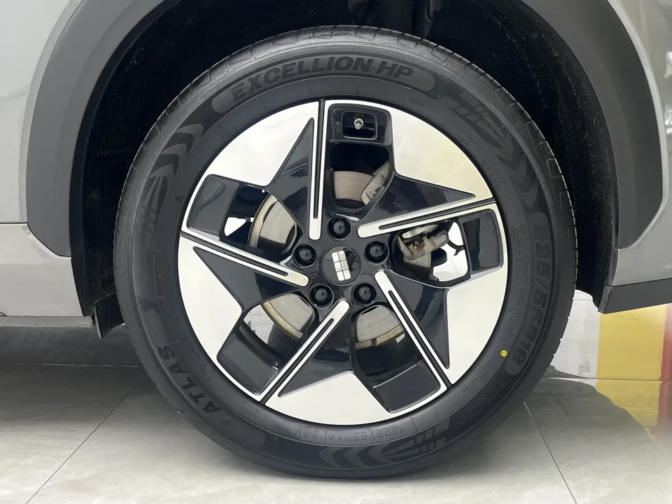 Geely Galaxy E5 Galaxy E5 2024 440km Explorer Edition 2025 — миниатюра 3