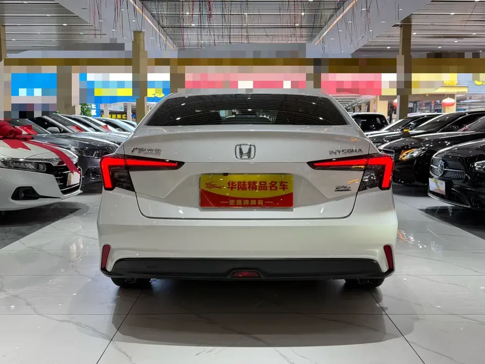 Honda Integra Style 2022 240TURBO CVT Tech Edition 2022 — thumbnail 2