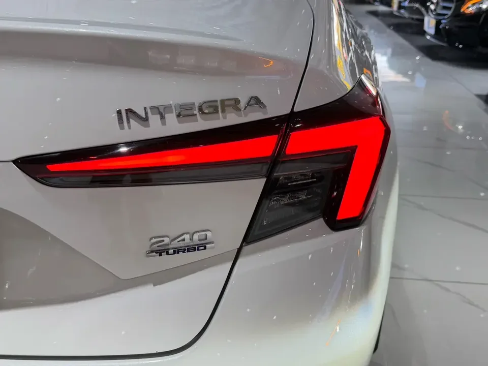 Honda Integra Style 2022 240TURBO CVT Tech Edition 2022 — thumbnail 3