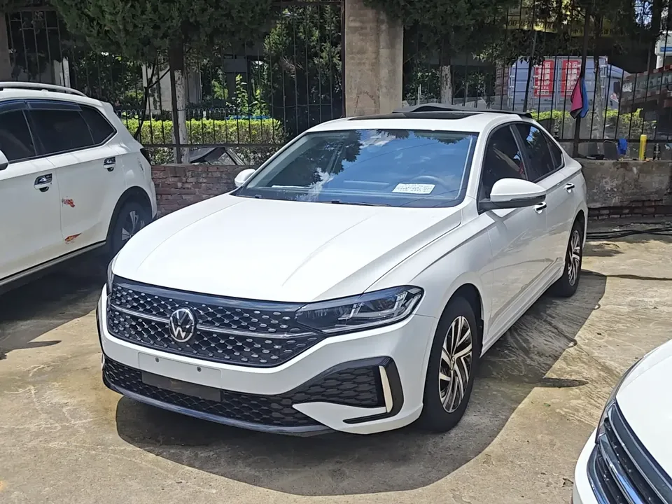 Volkswagen Lavida Lavida 2023 Modified 1.5L Automatic 5 million version 2024 — photo 1, buy with delivery to Moscow