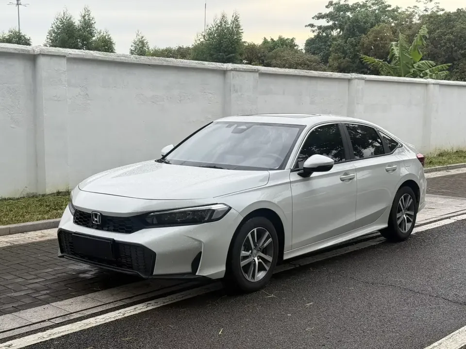 Honda CIVIC Civic 2025 240TURBO CVT Zhiqu Plus 2025 — photo 1, buy with delivery to Moscow