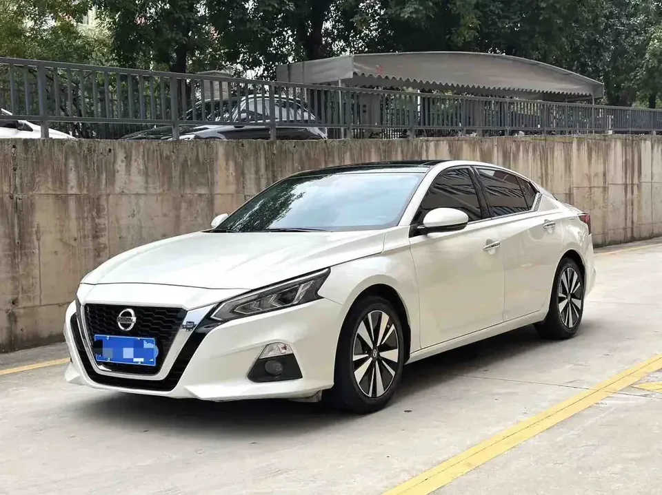 Nissan Altima Sound of nature 2021 2.0L XL Upper AD1 Smart Driving Edition 2023 — photo 1, buy with delivery to Moscow
