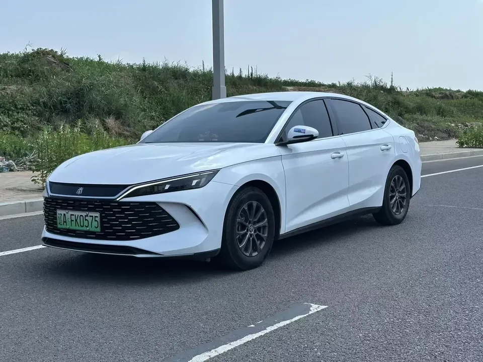 BYD Qin L DM Qin L DM 2024 DM-i 80KM Leading Type 2024 — photo 1, buy with delivery to Moscow