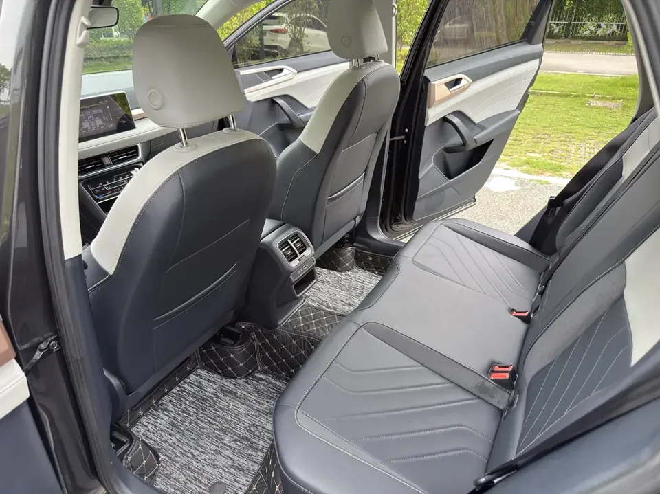 Volkswagen Tharu tuyue 2023 300TSI 2WD Bright Moon Edition 2024 — миниатюра 4
