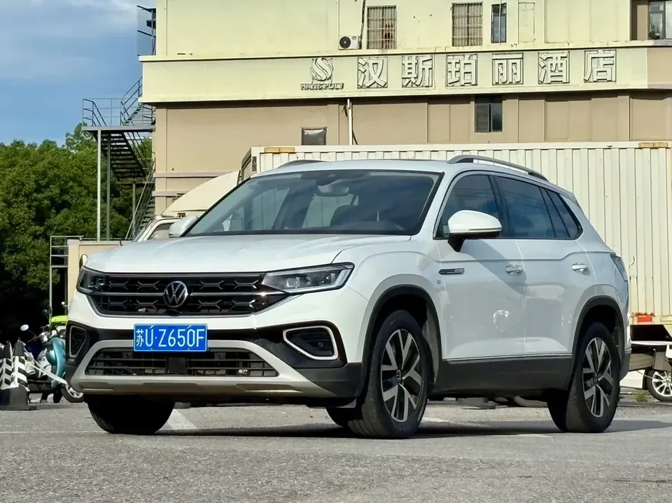 Volkswagen Tayron Tanyue 2023 300TSI 2WD Luxury Plus Advanced Edition 2024 — photo 1, buy with delivery to Moscow