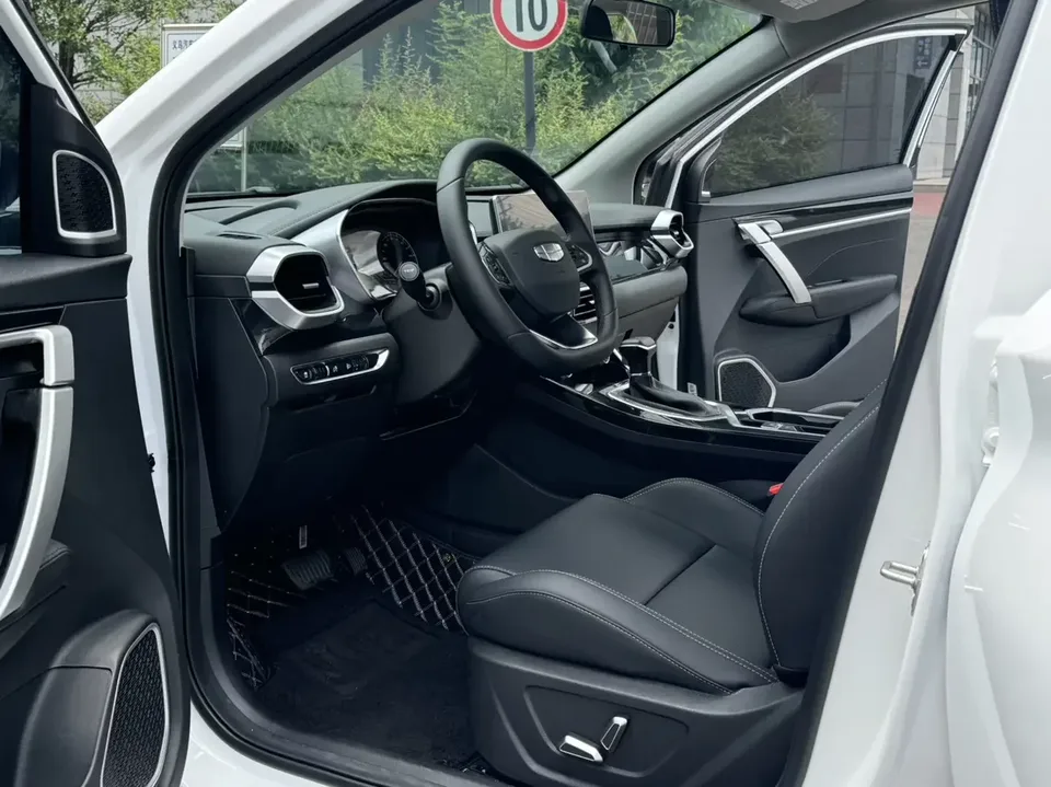 Geely Coolray SX11 Binyue 2025 1.5L CVT Super MAX 2025 — thumbnail 3