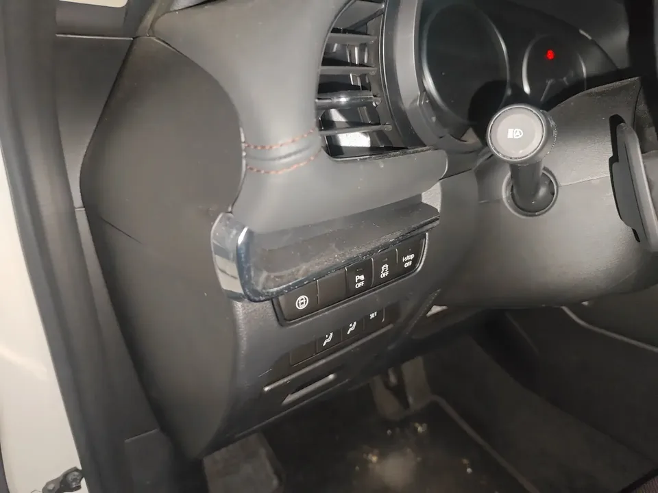 Mazda Axela Mazda3 Angkesela 2023 2.0L Automatic Premium Edition 2024 — thumbnail 4