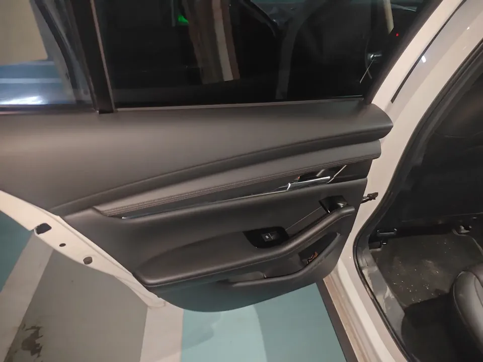 Mazda Axela Mazda3 Angkesela 2023 2.0L Automatic Premium Edition 2024 — thumbnail 5