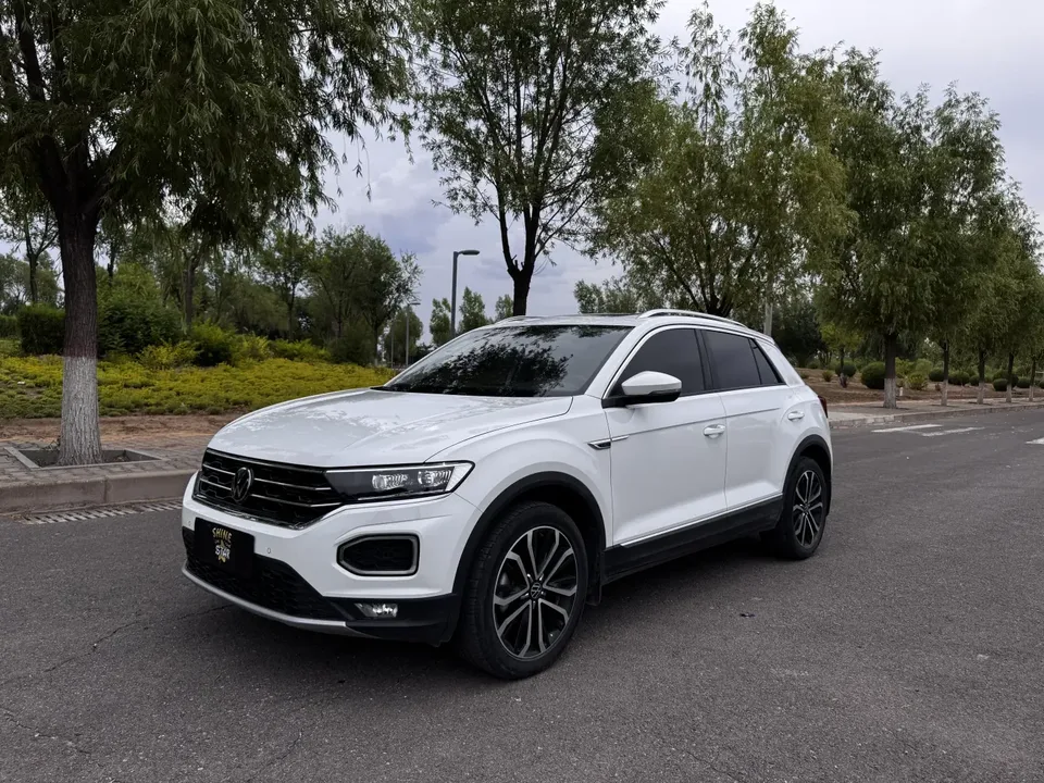 Volkswagen T-Roc TANG 2022 280TSI DSG 2WD Comfort PLUS 2023 — photo 1, buy with delivery to Moscow