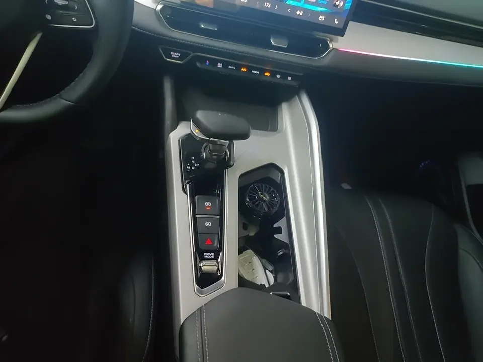 Geely Preface Xing Rui 2025 1.5T Dongfangyao Kunlun Edition 2025 — thumbnail 4