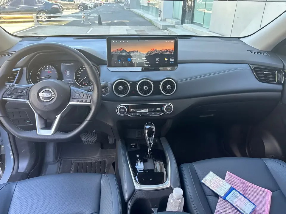 Nissan X-Trail Qijun 2025 Honor 2.0L 2WD Leading Edition 2025 — thumbnail 2