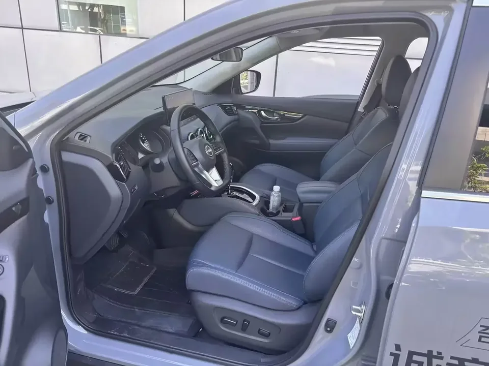 Nissan X-Trail Qijun 2025 Honor 2.0L 2WD Leading Edition 2025 — thumbnail 3