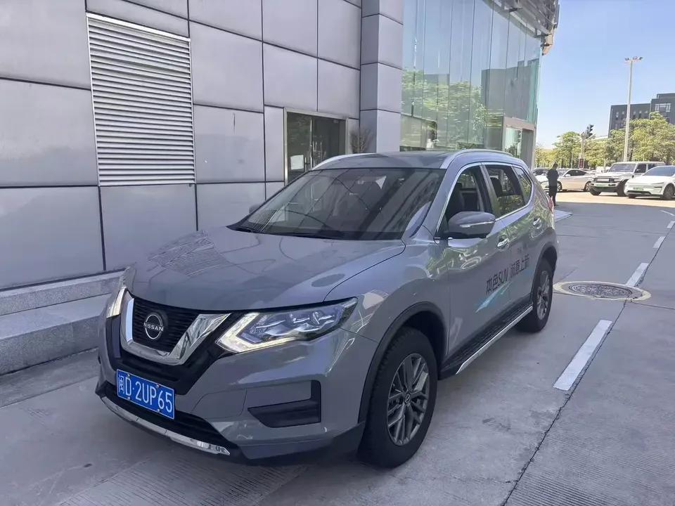 Nissan X-Trail Qijun 2025 Honor 2.0L 2WD Leading Edition 2025 — photo 1, buy with delivery to Moscow