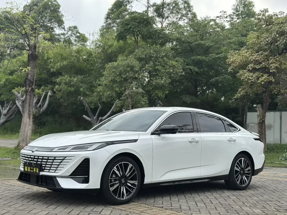 Changan Escape Escape 2026 Fourth-generation 1.5T DCT 500Bar Smart Edition 2026 — photo 1, buy with delivery to Moscow