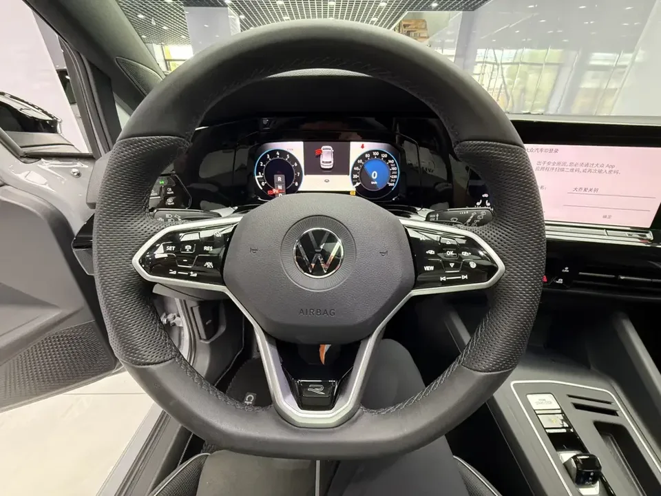 Volkswagen Golf golf 2023 280TSI DSG R-Line Lite 2024 — thumbnail 5