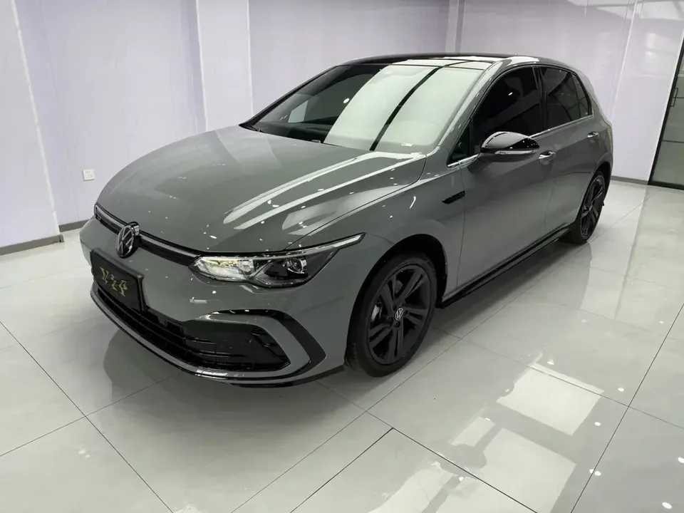 Volkswagen Golf golf 2023 280TSI DSG R-Line Lite 2024 — photo 1, buy with delivery to Moscow