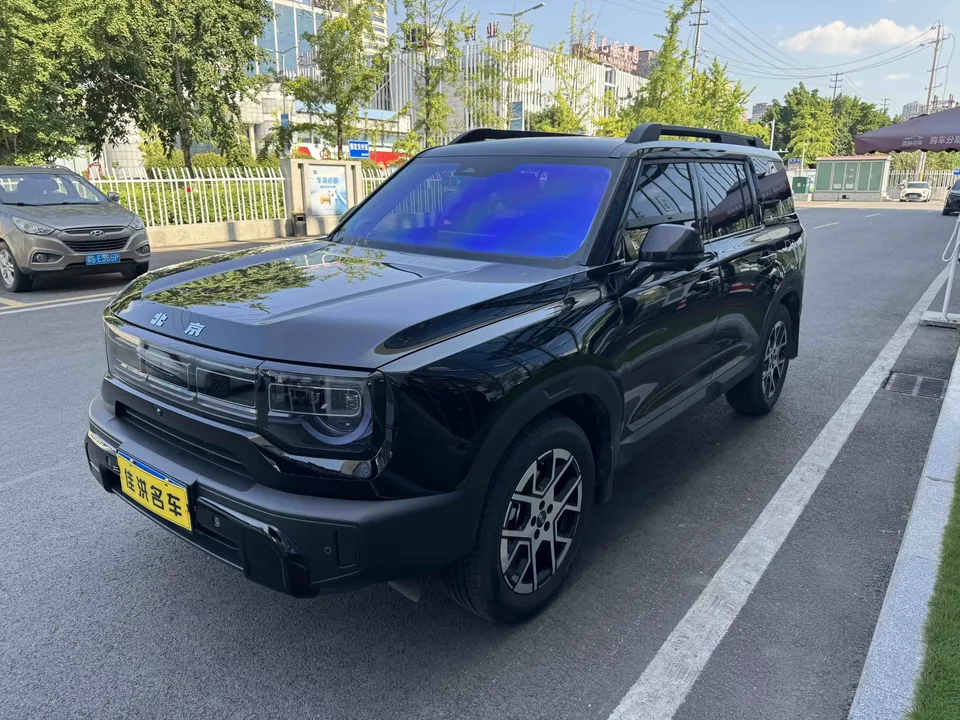 BAIC Beijing Off-road BJ30 Beijing Off-road BJ30 2026 Traveler 1.5T DCT Advanced Edition 2026 — photo 1, buy with delivery to Moscow