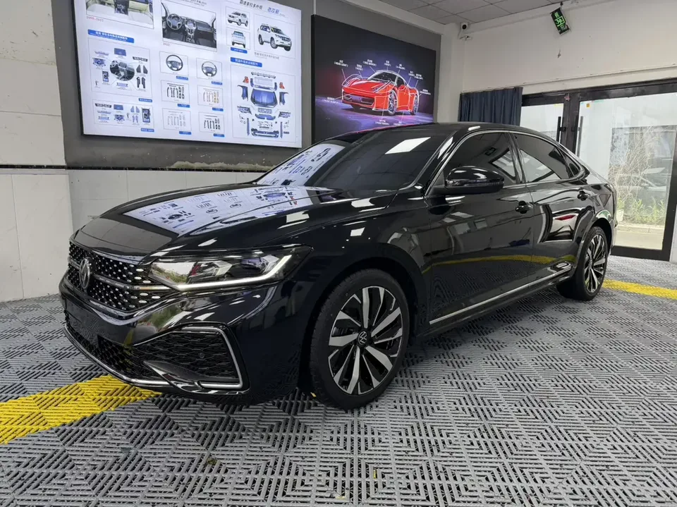 Volkswagen Passat Passat 2023 280TSI Star Elite Edition 2023 — photo 1, buy with delivery to Moscow
