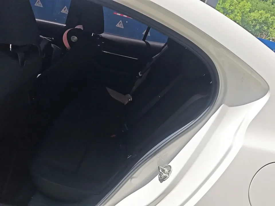 Mazda Axela Mazda3 Angkesela 2023 2.0L Automatic Premium Edition 2023 — thumbnail 3