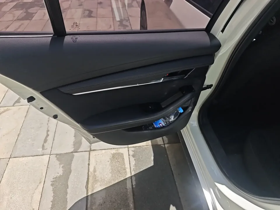 Mazda Axela Mazda3 Angkesela 2023 2.0L Automatic Premium Edition 2023 — thumbnail 5