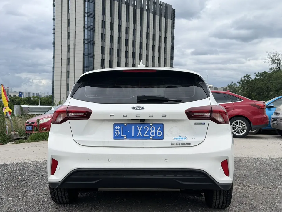 Ford Focus fox 2022 Hatchback EcoBoost 180 Automatic Racing Edition 2022 — thumbnail 2