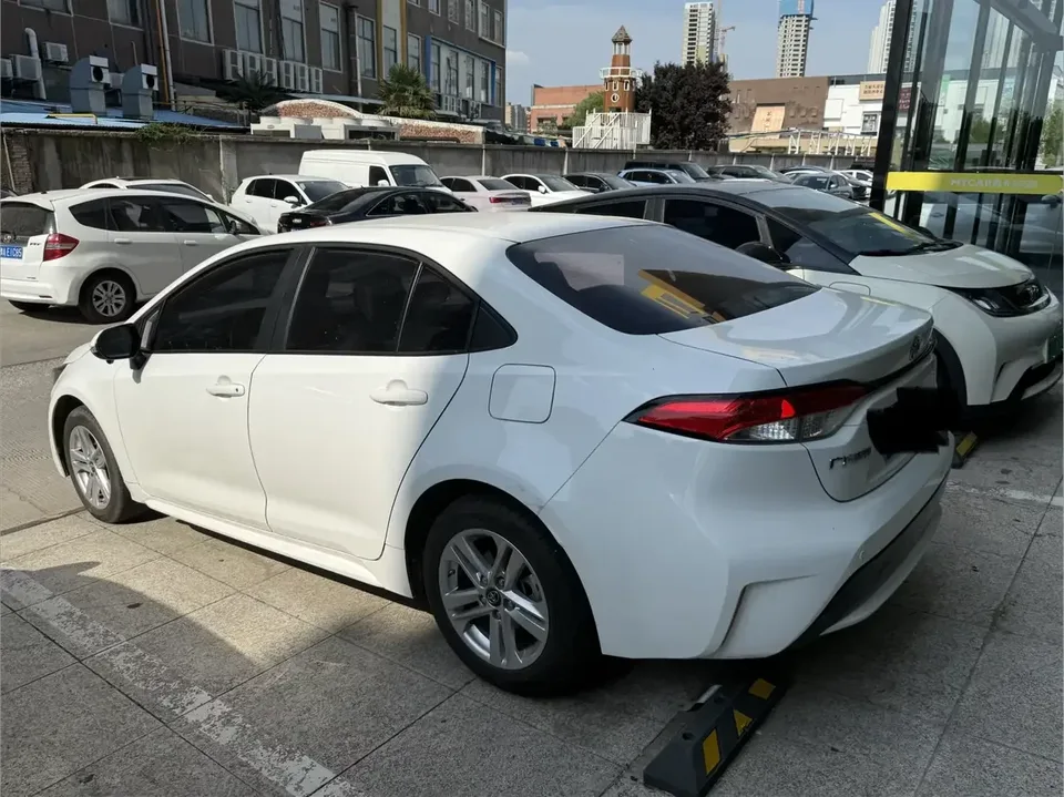 Toyota Levin Lei Ling 2022 185T CVT Deluxe Edition 2022 — thumbnail 4