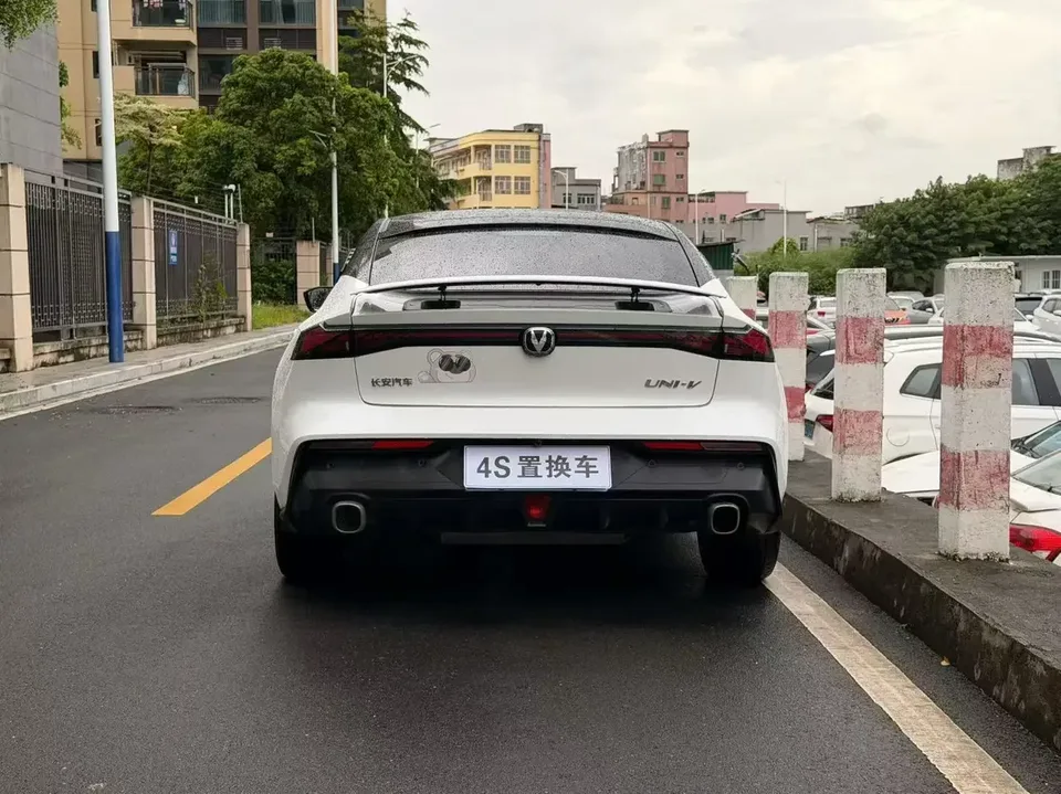 Changan UNI-V Changan UNI-V 2023 1.5T Premium 2023 — thumbnail 2