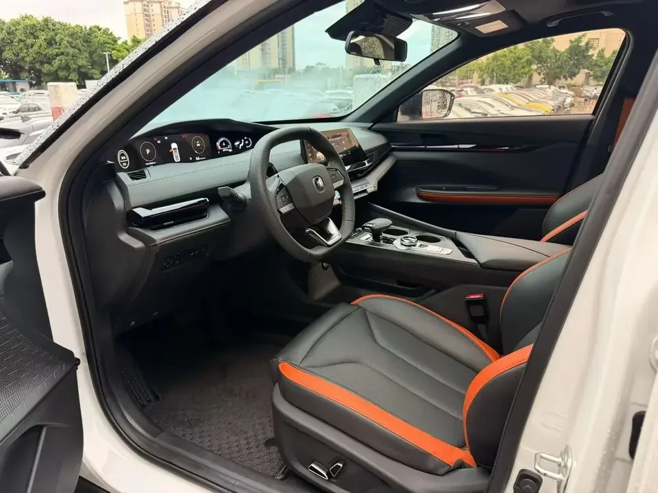 Changan UNI-V Changan UNI-V 2023 1.5T Premium 2023 — thumbnail 3
