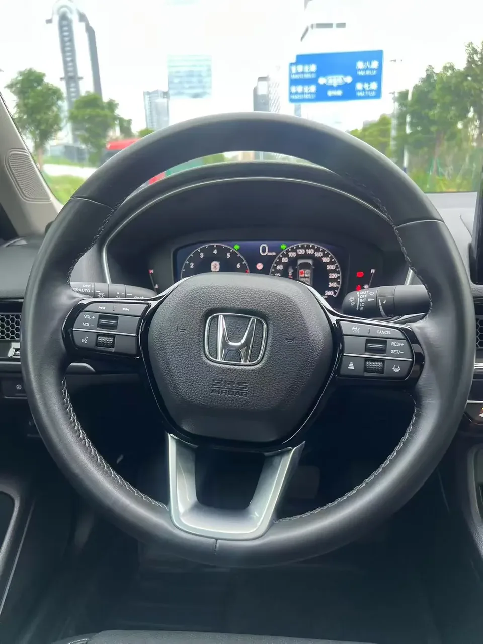 Honda Integra Style 2023 HATCHBACK 240TURBO CVT Phantom Night Deluxe Edition 2024 — thumbnail 4