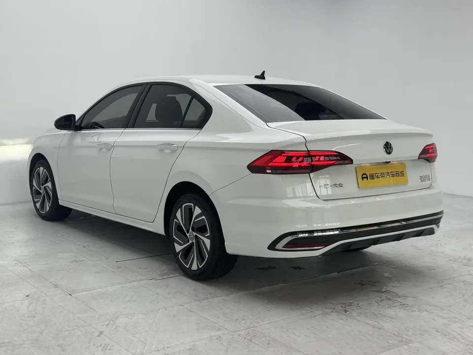 Volkswagen Bora Bora 2023 200TSI DSG Intelligent Driving PRO Edition 2022 — миниатюра 2
