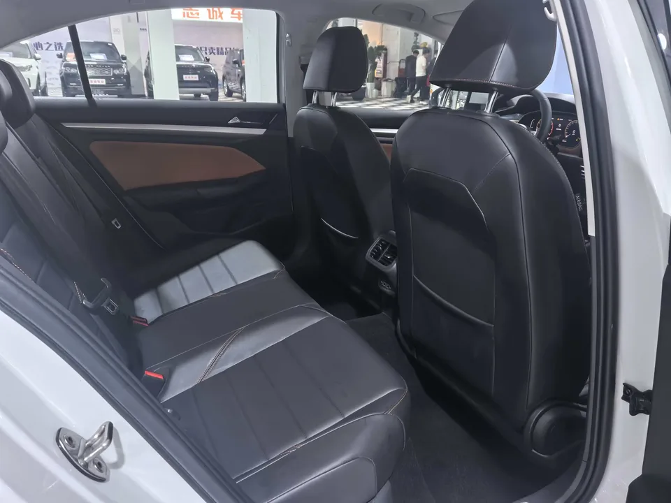 Volkswagen Bora Bora 2023 200TSI DSG Joy Travel PRO Edition 2023 — thumbnail 3