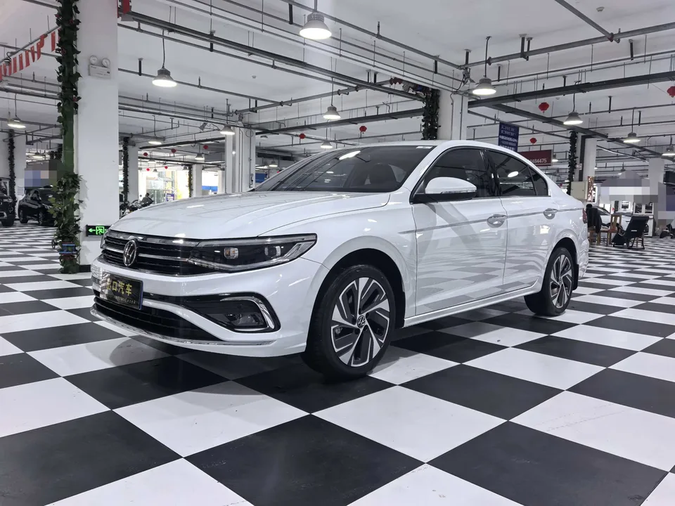 Volkswagen Bora Bora 2023 200TSI DSG Joy Travel PRO Edition 2023 — photo 1, buy with delivery to Moscow