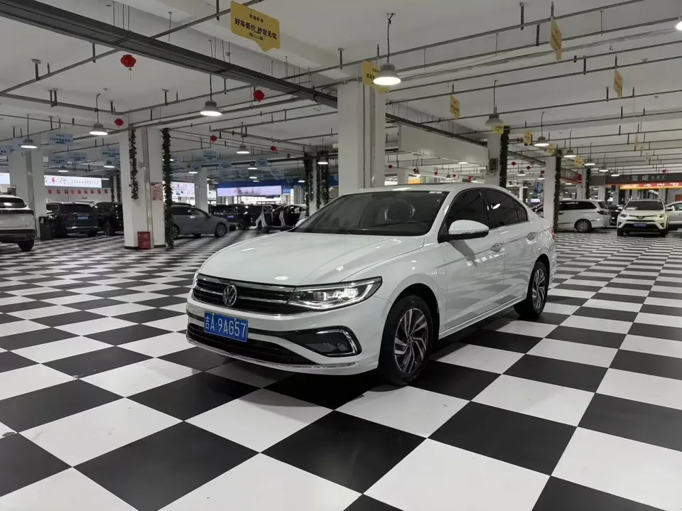 Volkswagen Bora Bora 2023 200TSI DSG Intelligent Driving Edition 2023 — photo 1, buy with delivery to Moscow