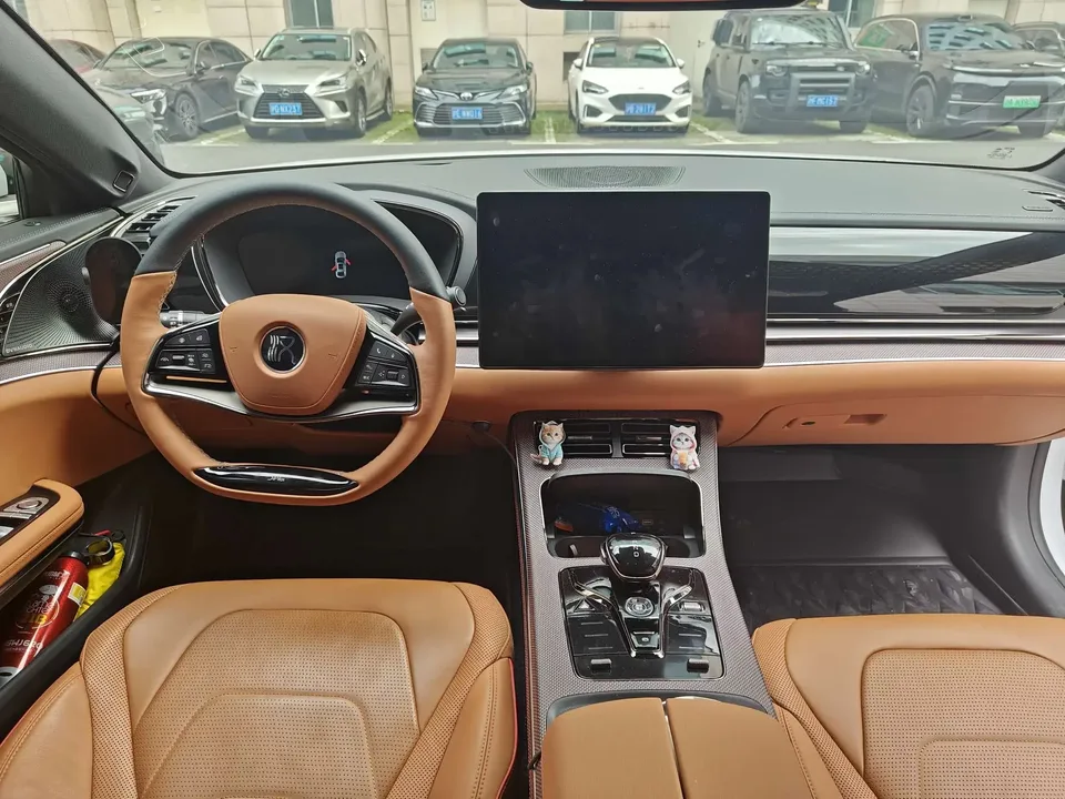 BYD Han DM Chinese DM 2022 DM-p 202KM 4WD flagship model 2022 — thumbnail 3