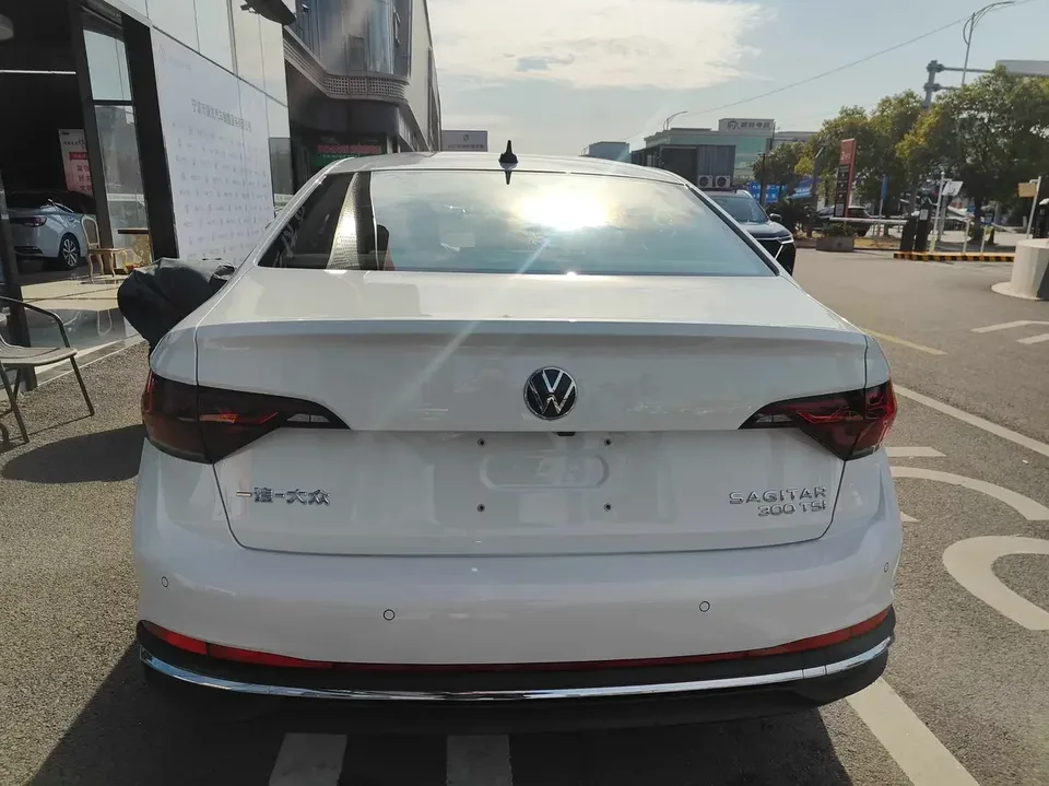 Volkswagen Sagitar Sagitar 2025 Modification 2: 300TSI DSG Beyond Edition 2026 — thumbnail 2
