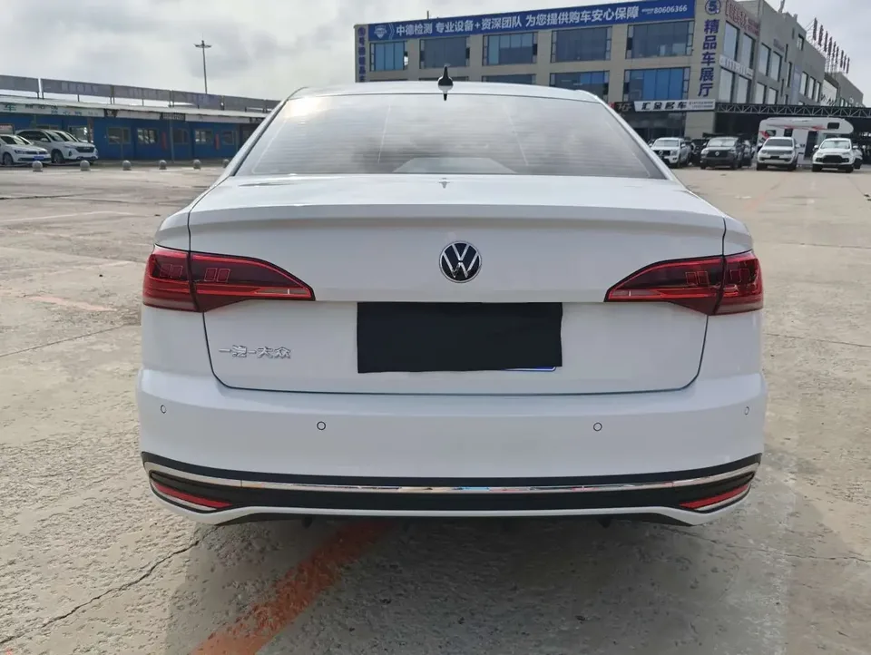 Volkswagen Bora Bora 2023 1.5L Automatic Limited Edition 2023 — thumbnail 2