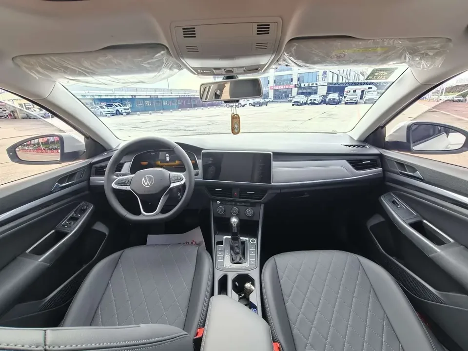 Volkswagen Bora Bora 2023 1.5L Automatic Limited Edition 2023 — thumbnail 3